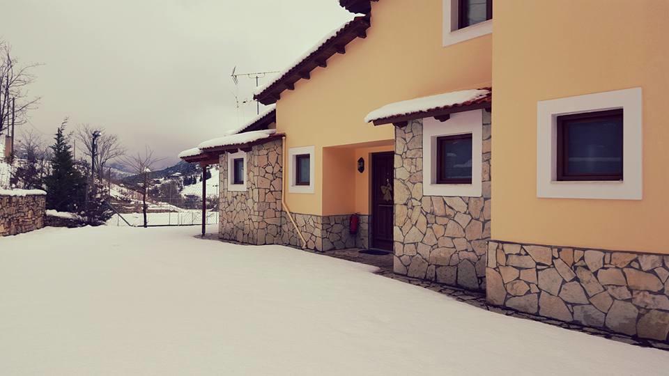 Guesthouse Mouses Kalávrita Kültér fotó