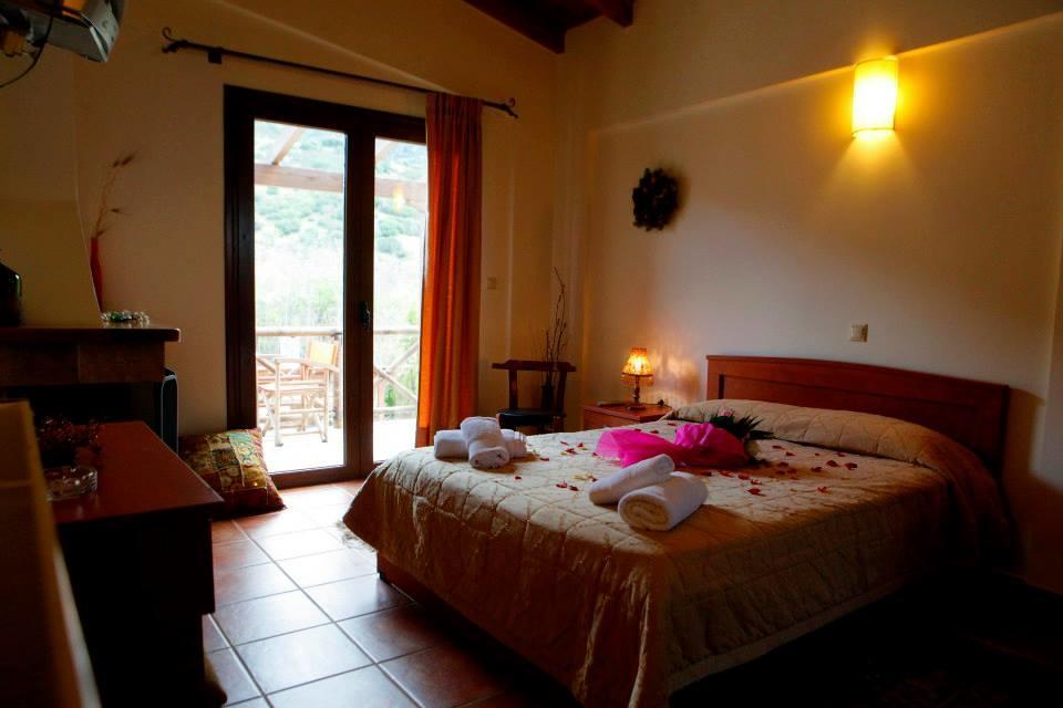 Guesthouse Mouses Kalávrita Kültér fotó