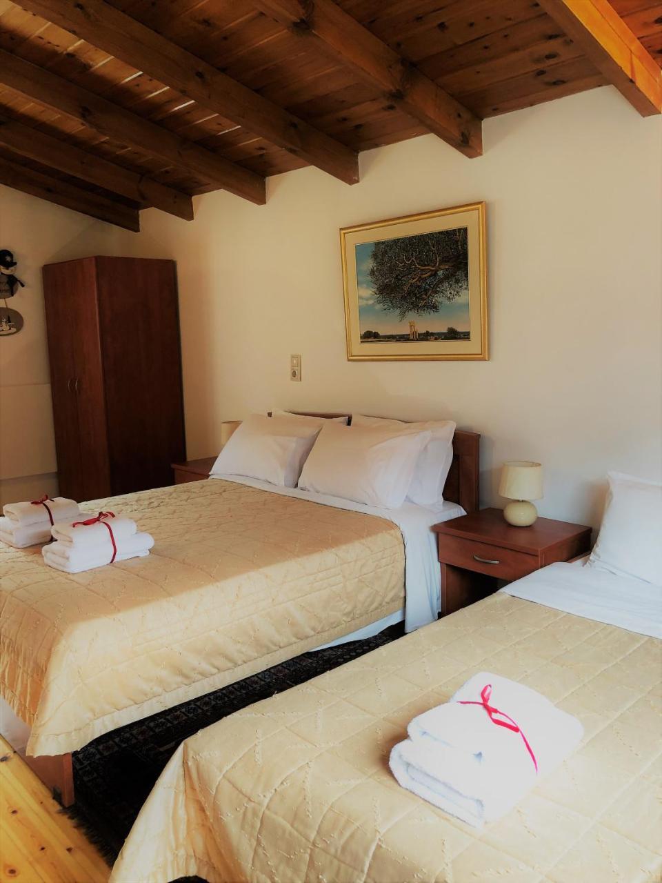 Guesthouse Mouses Kalávrita Kültér fotó