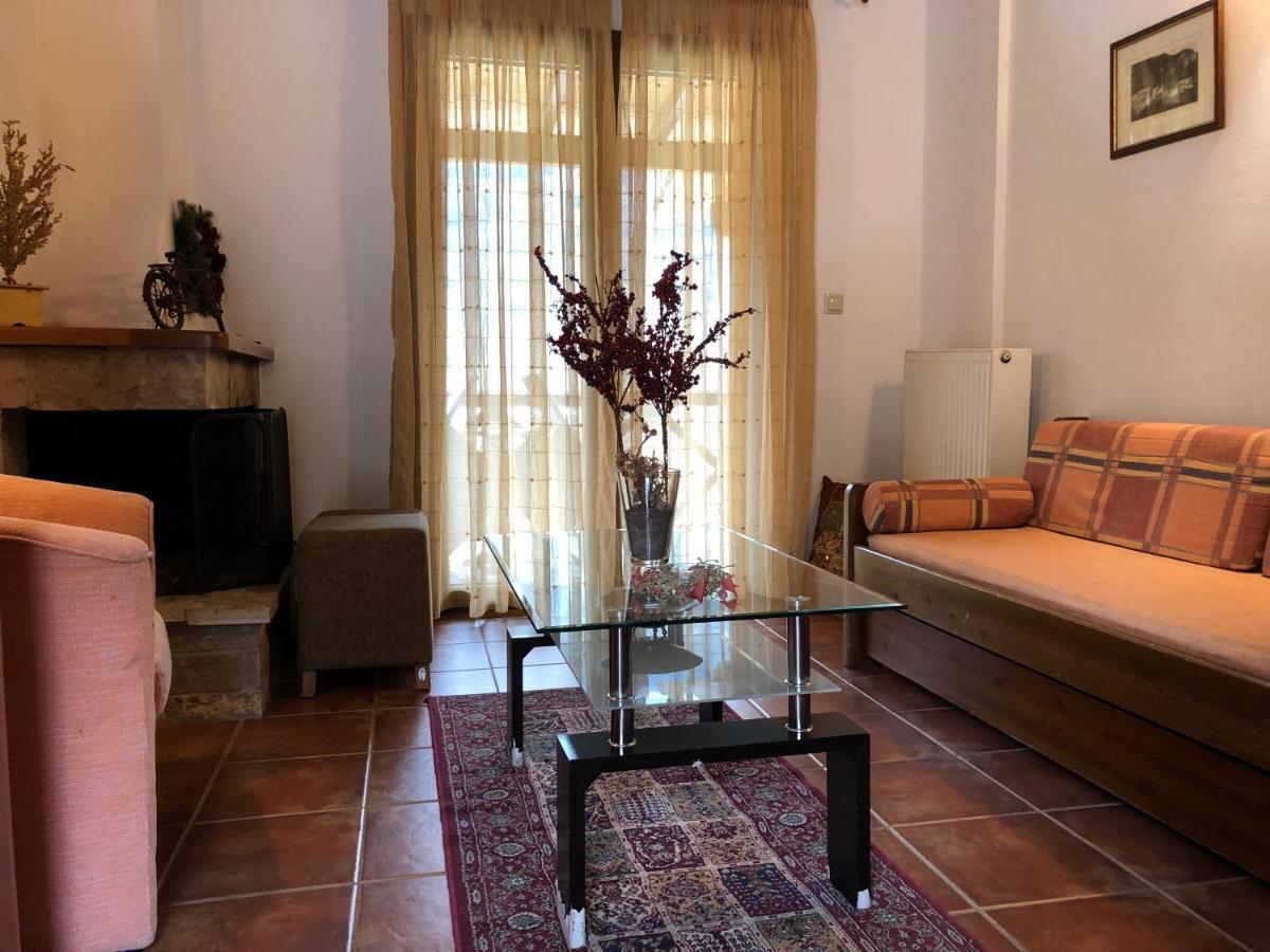 Guesthouse Mouses Kalávrita Kültér fotó