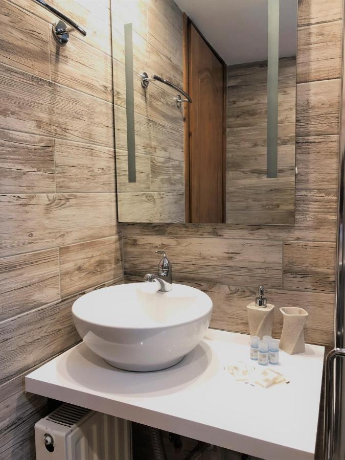 Guesthouse Mouses Kalávrita Kültér fotó